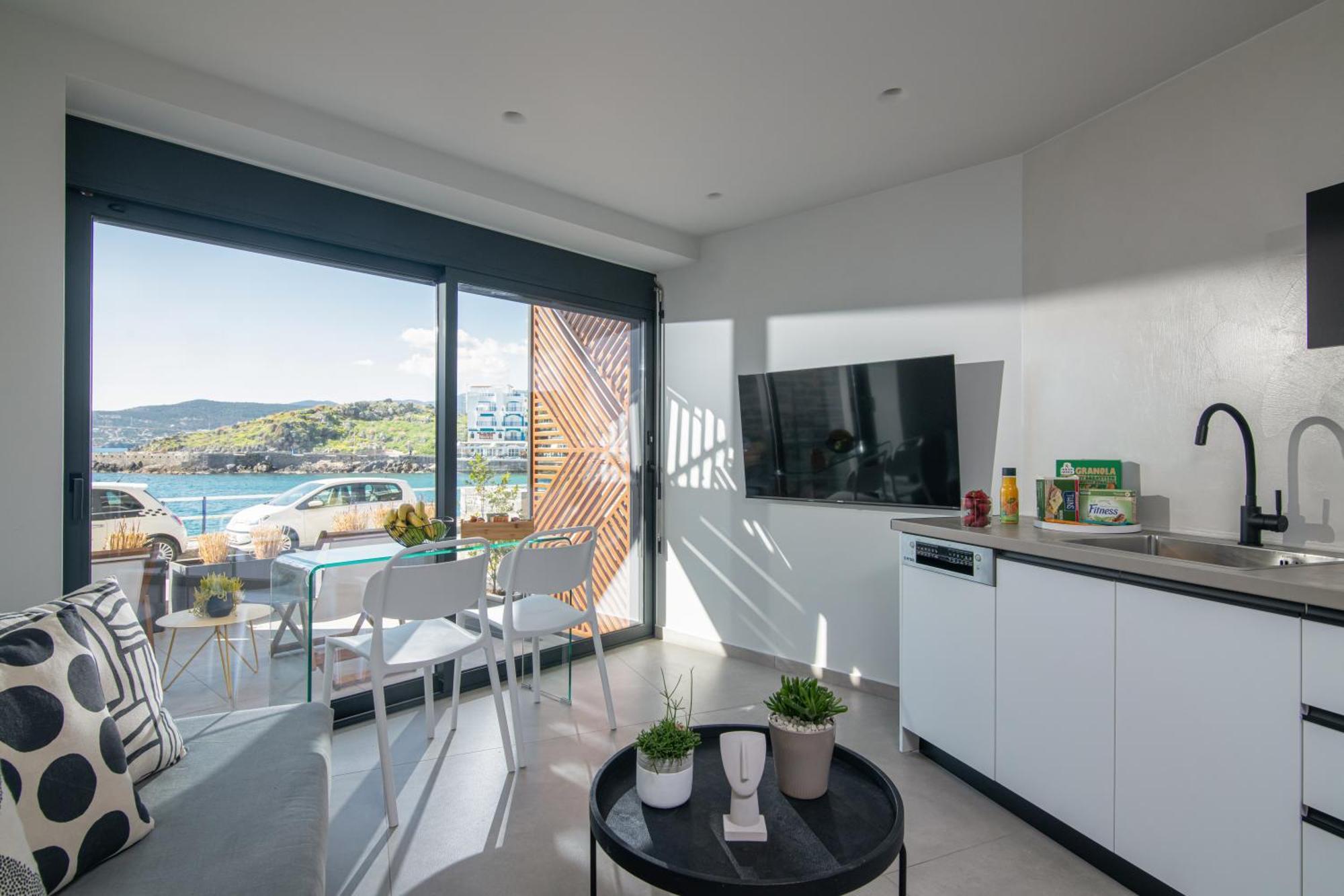 Beachfront Salty Sea Luxury Suite 2 圣尼古拉奥斯 外观 照片